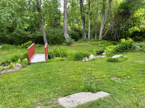 82 Main St, Bridgton, ME 04009